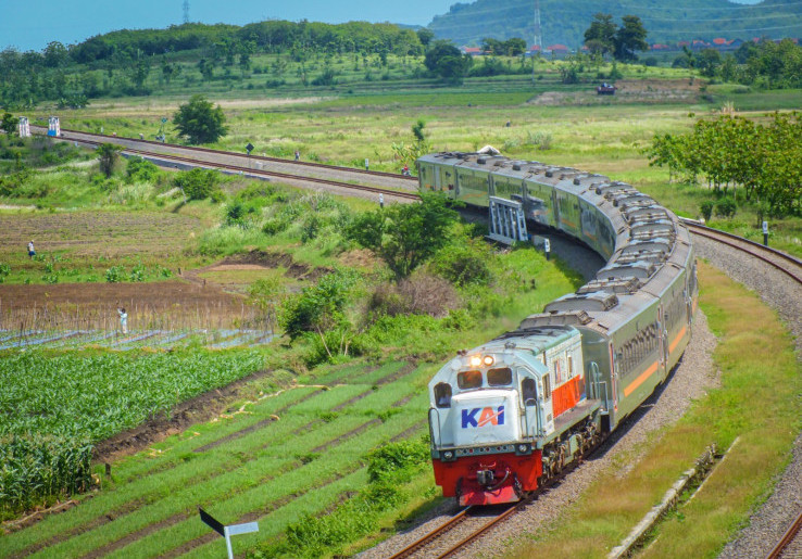 Tiket Kereta untuk Natal & Tahun Baru 2025/2026 Laris Manis, Hampir 100 Ribu Tiket Sudah Terjual