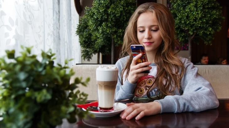 Langkah-Langkah Ekstrem Stalking Pacar yang Diduga Selingkuh