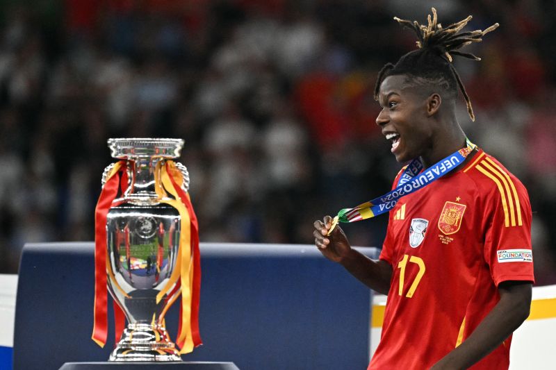 Nico Williams Dedikasikan Gelar Pemain Terbaik Final Euro untuk Keluarga