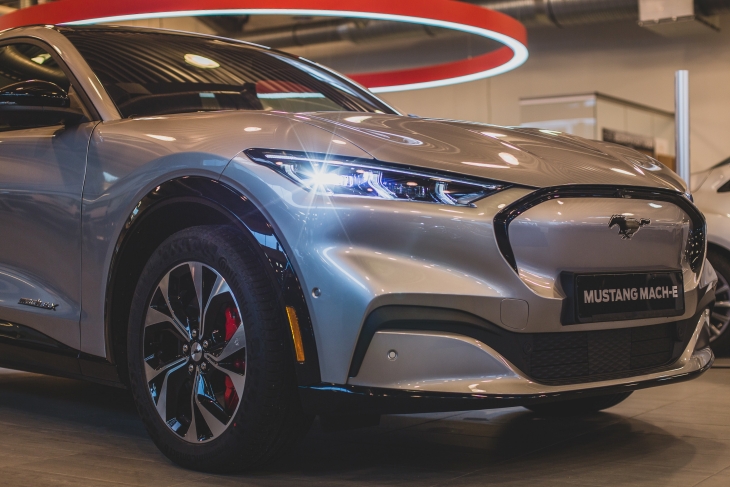 Ford tidak mendapatkan laporan kecelakaan akibat masalah ini. (Foto: Unsplash/bram van oost)
