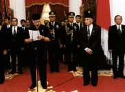 Suharto Lengser!