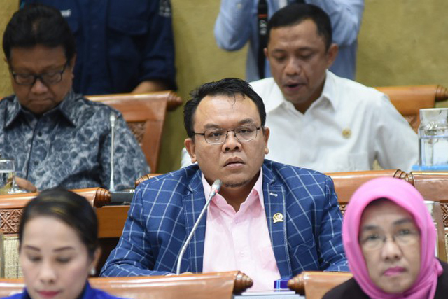 Jokowi Pilih PSBB, DPR: Pemerintah tidak Punya Uang untuk Terapkan Lockdwon