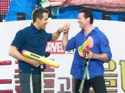 Ryan Reynolds dan Hugh Jackman Main Air di Waterbomb Festival Korea Selatan