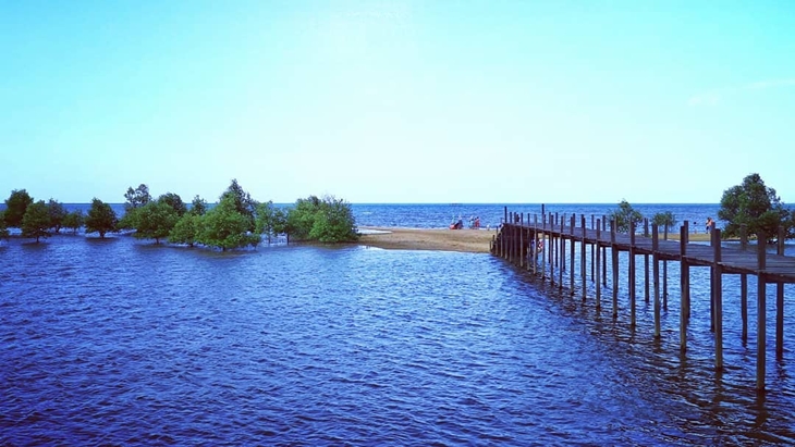 Pantai Pangempang. (Foto: instagram.com/harrie_e)