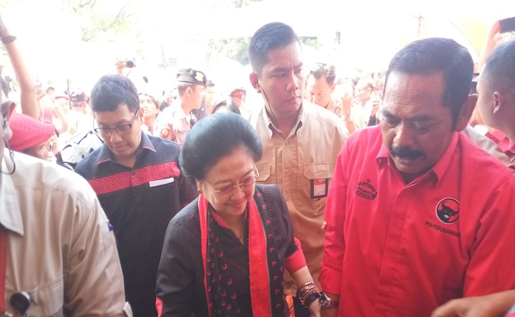 Megawati Soekarnoputri bersama Ketua DPC PDIP Solo FX Hadi Rudyatmo