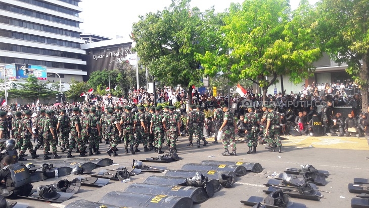 Massa Aksi 22 Mei di Bawaslu Teriakan Hidup TNI, Usir Polisi!