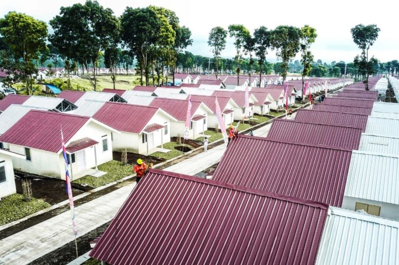 Senangnya Warga Korban Erupsi Semeru Berlebaran di Hunian Anyar