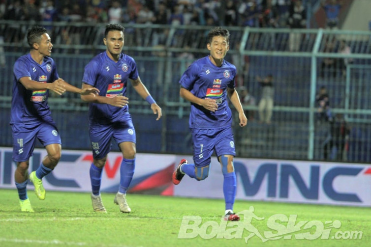 Selebrasi gol Arema FC. (BolaSkor.com/Kristian Joan)