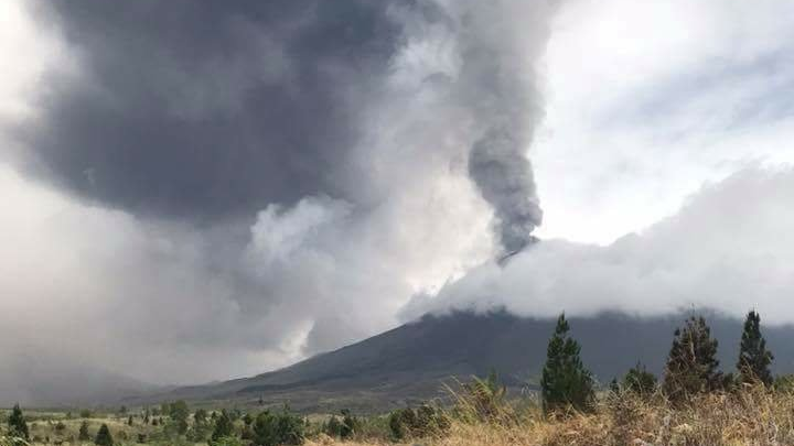Sampai Kamis Pagi, Gunung Soputan Masih Erupsi