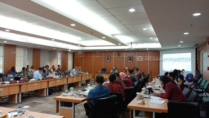 Rapat anggaran bersama eksekutif di Komisi D DPRD DKI JAKARTA, lantai 1, Gedung DPRD, Jakarta Pusat, Kamis (5/12). (Foto: MP/Asropih)