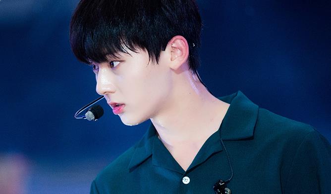 Hwang Minhyun