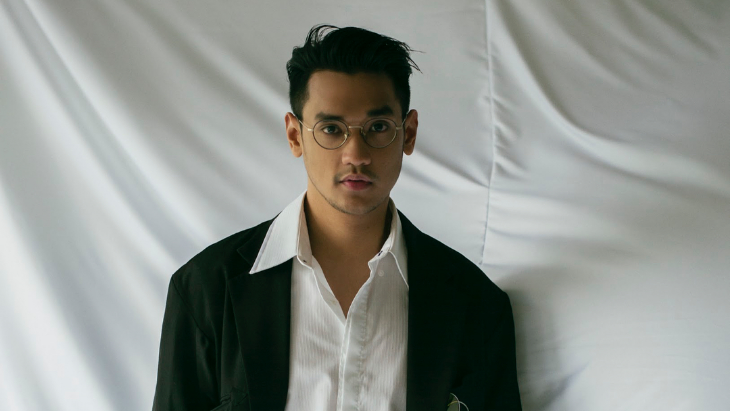 Tema Klasik Warnai Klip Musik ‘Love Again’