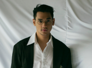 Tema Klasik Warnai Klip Musik ‘Love Again’