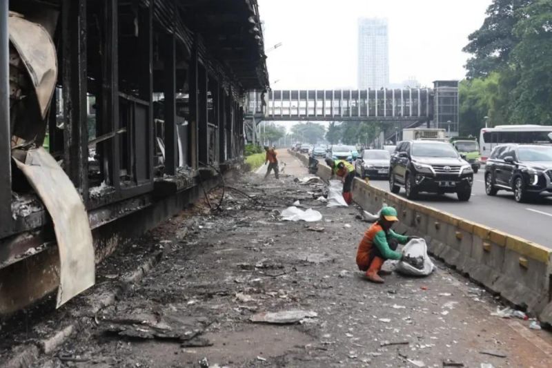 Pemprov Jakarta Lakukan Operasi Pemulihan Kebersihan Akibat Aksi Massa, Ribuan Petugas Dikerahkan