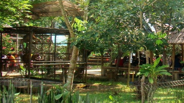 Keasrian suasana taman satwa Cikembulan