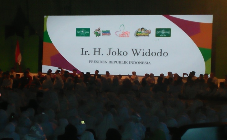 Presiden Jokowi bersama ribuan santri