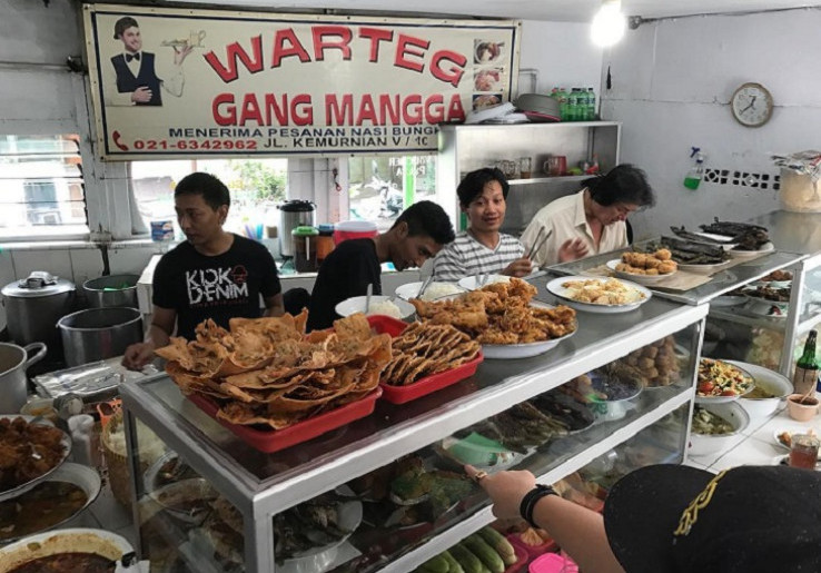 5 Warteg yang Bisa Jadi Rekomendasi Makan Siang Anda