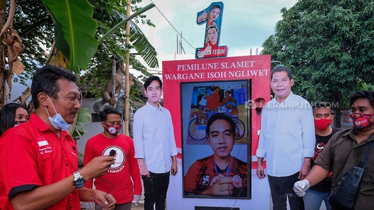   Cawali nomor 01, Gibran Rakabuming Raka blusukan online, Rabu (21/10). (MP/Ismail)