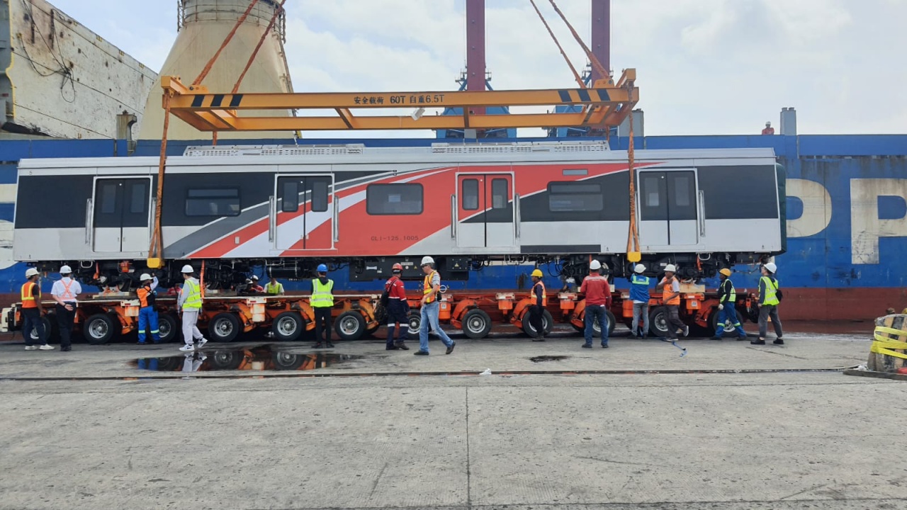 Pengguna Commuter Line Terus Meningkat, KAI Datangkan 12 Rangkaian Kereta