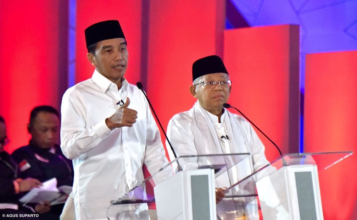 Pasangan Jokowi-Ma'ruf saat debat pertama