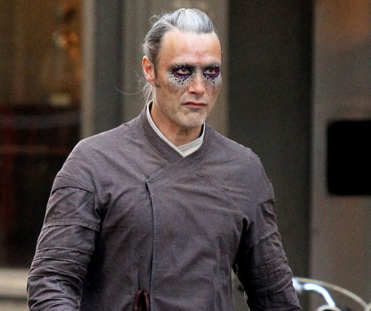 Mads Mikkelsen Gantikan Johnny Depp di 'Fantastic Beasts 3'?
