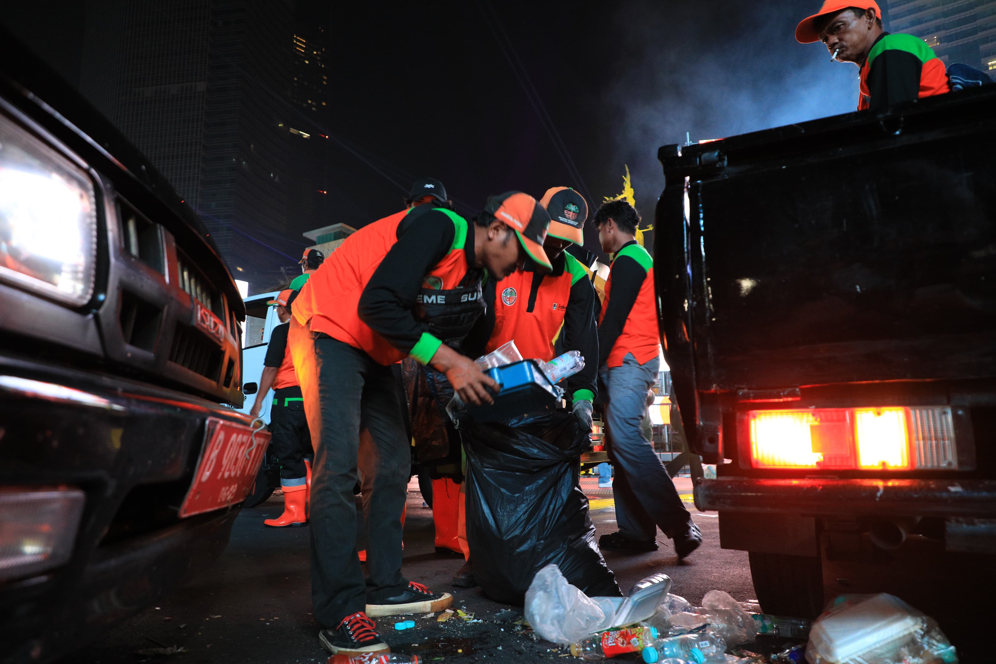 Perayaan Tahun Baru 2025 Sisakan 132 Ton Sampah