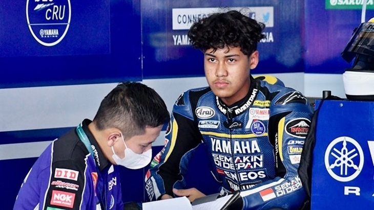 Pembalap Indonesia Aldi Satya Berlatih Bersama Valentino Rossi di Italia