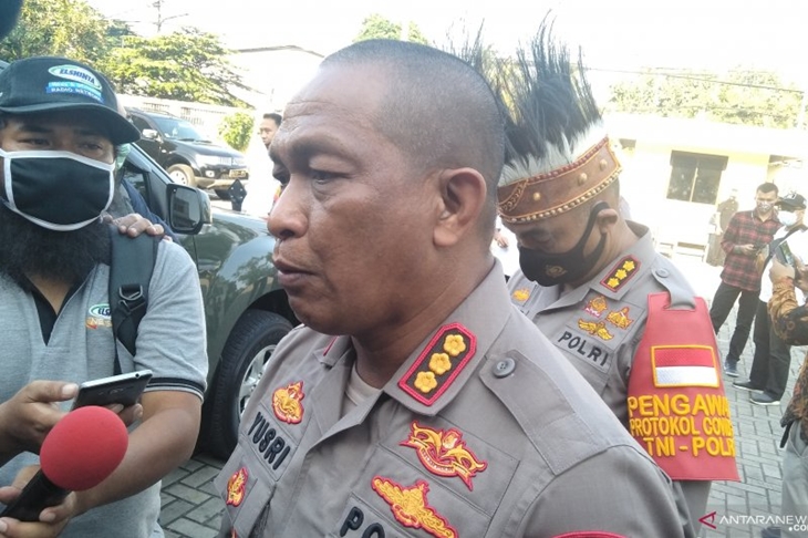 Kabid Humas Polda Metro Jaya Kombes Polisi Yusri Yunus di Wisma Siti Mariam Kedoya, Jakarta Barat, Senin (27/7/2020). (ANTARA/Devi Nindy)