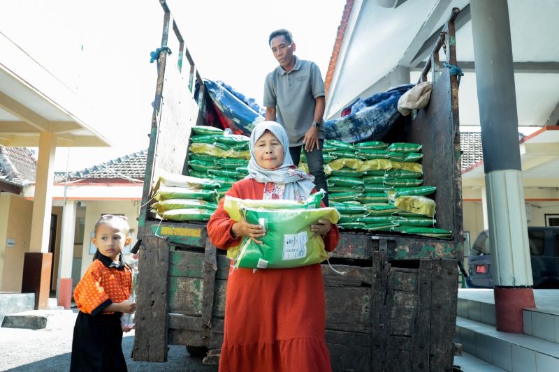 Prabowo Setujui Bantuan Beras 10 Kg, Bakal Didistribusikan Bulan Januari-Februari