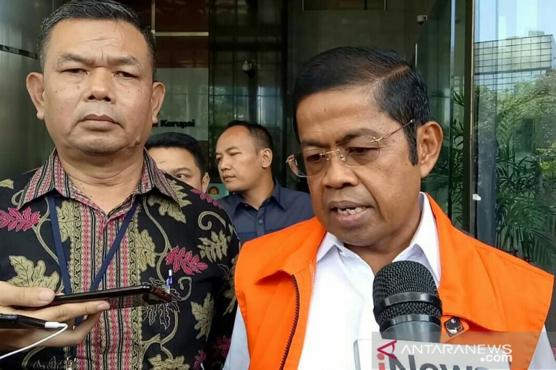 Mantan Menteri Sosial Idrus Marham yang merupakan terdakwa kasus korupsi proyek PLTU Riau-1. (Antara/Benardy Ferdiansyah)	