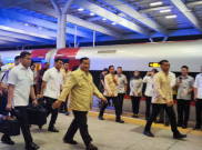 Dua Jempol Prabowo untuk Kereta Cepat Whoosh, Perjalanan Jakarta-Bandung Hanya 45 Menit