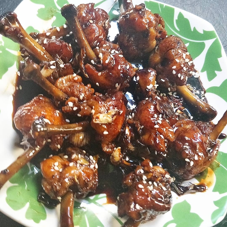 Ayam kecap. (Foto: instagram.com/sandratumbelaka)