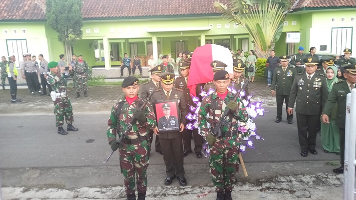 Pemakaman Dandim Kuala Kapuas Letkol Kav Bambang Kristiono di TMP Klaten