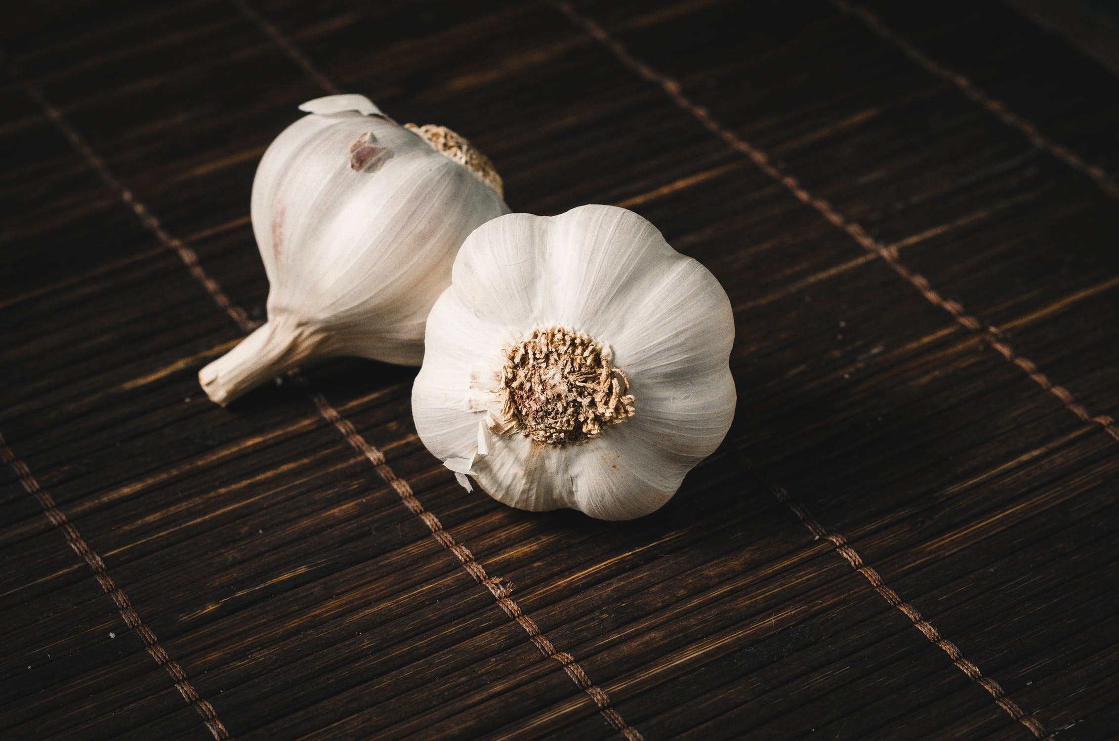 Bawang putih. (Pexels-Isabella Mendes)