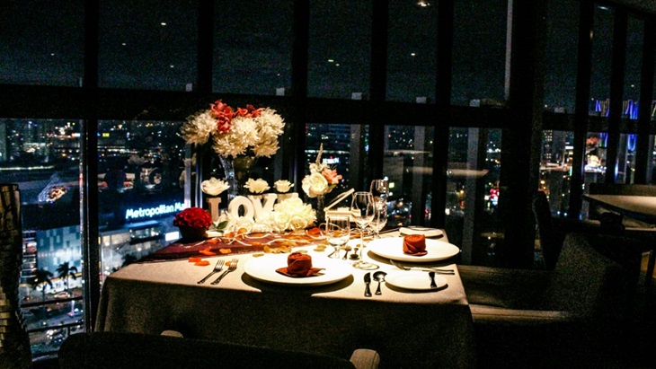 Romantis dengan Pemandangan Indah, Kamu dan Dia Harus Dinner di Hotel Ini