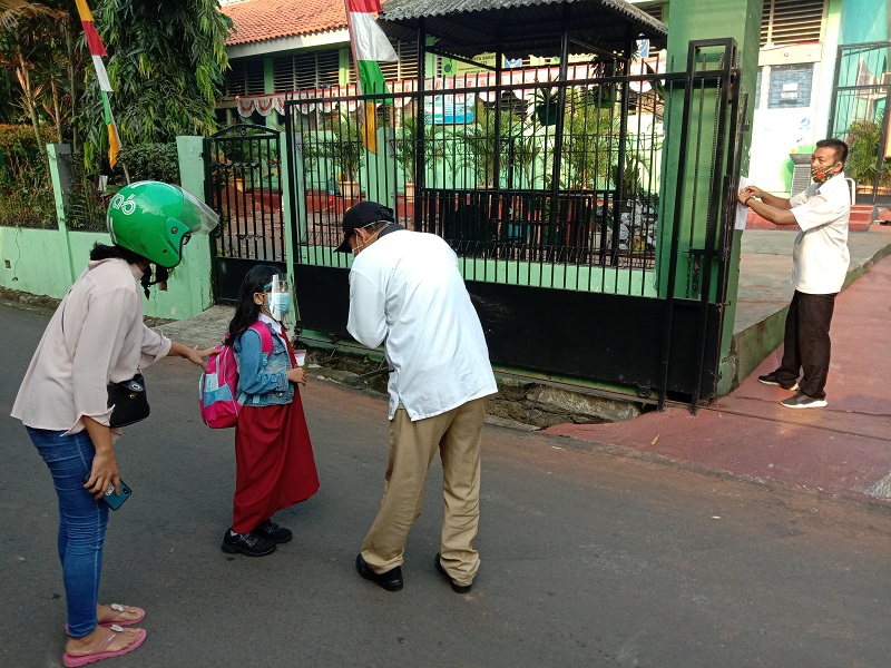 Protokol Kesehatan Sambut Anak Yang Datang ke Sekolah 