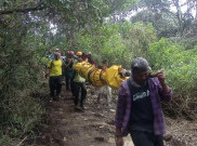 Petugas Berhasil Evakuasi Pendaki yang Meninggal di Gunung Lawu