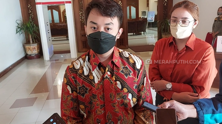 Kirab 1 Suro Keraton Surakarta, Putra Mahkota PB XII Pastilan Kerbau Kyai Slamet Sehat