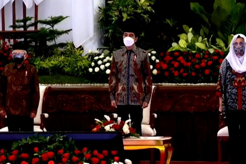 Jokowi wakaf uang