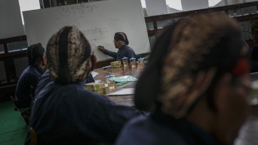 Para Penjaga Sastra Jawa