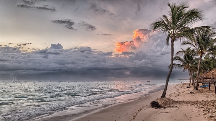 RIP Current bisa menyeret wisatawan hingga 100 meter lepas pantai. (Foto: Pixabay.MustangJoe)
