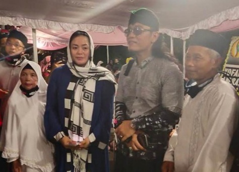 Pengasuh ponpes Ora Aji, Yogyakarta, Gus Miftah menghadiri acara tahlil tujuh hari meninggalnya Didi Kempot, Minggu (10/5). (MP/Ismail)