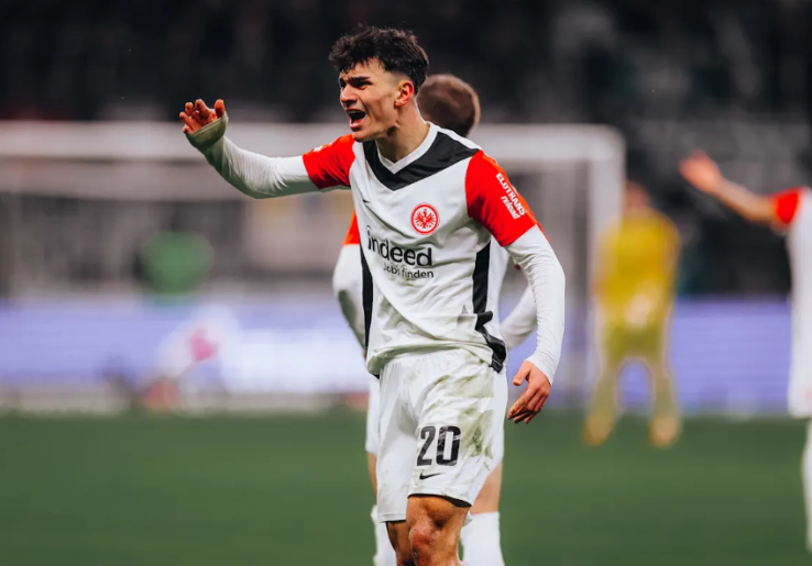 AC Milan dan Napoli Rebutan Can Uzun, Eintracht Frankfurt Pasang Harga Segini