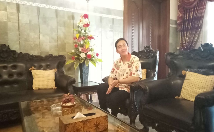 Putra sulung Jokowi Gibran Rakbuming saat mendaftar jadi Kader PDIP