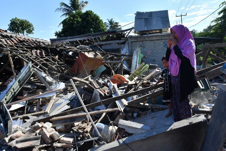 Rumah hancur akibat gempa di Lombok, 2018. (Foto Phys.org)