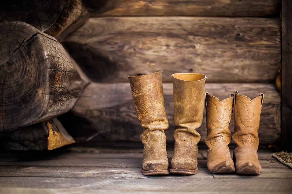 Ayo Lihat Pilihan Sepatu 'Boots' Kece untuk Melengkapi 'Outfit' Kamu