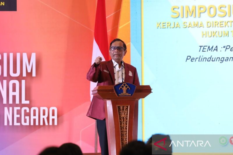 Menkopolhukam Mahfud MD dalam acara Simposium Nasional Hukum Tata Negara di Bali, Rabu (18/5/2022). (ANTARA/HO-Humas Kemenkopolhukam)