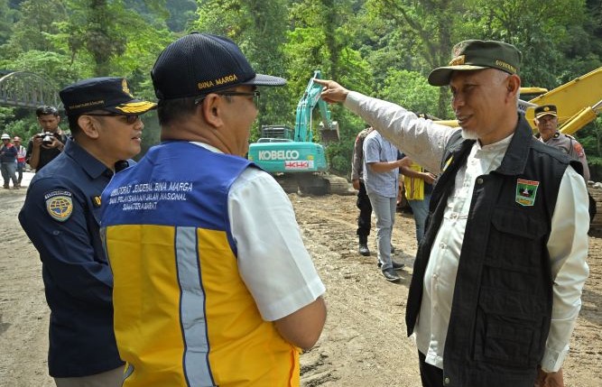 Gubernur Ingatkan Warga Sumbar Jangan Nekat lewat Lembah Anai