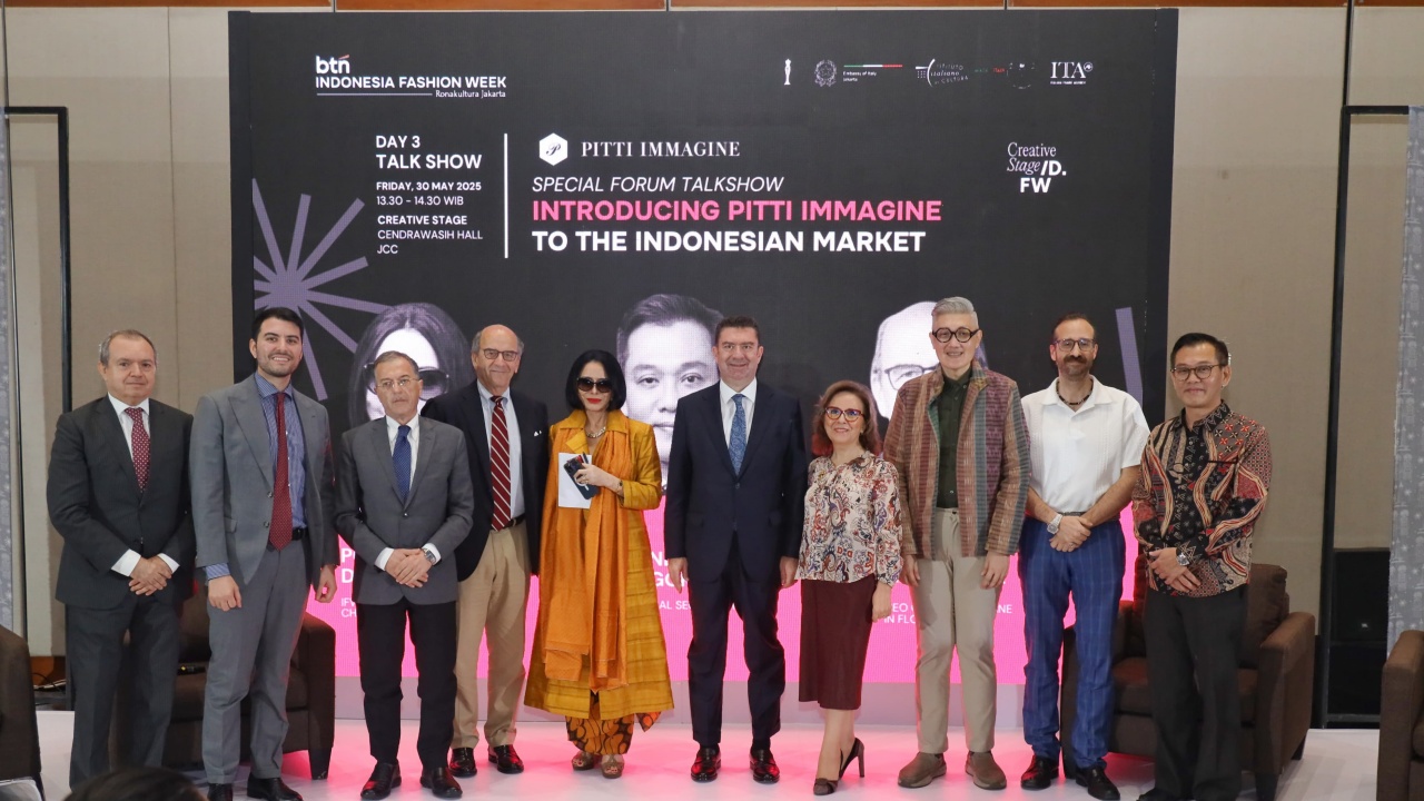Poppy Dharsono Sambut Kolaborasi dengan Pitti Immagine: Fashion Berbasis Heritage