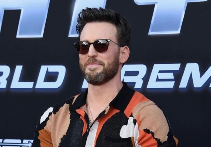 Chris Evans Akhirnya Ganti Ponsel Setelah Tujuh Tahun Pakai iPhone 6S